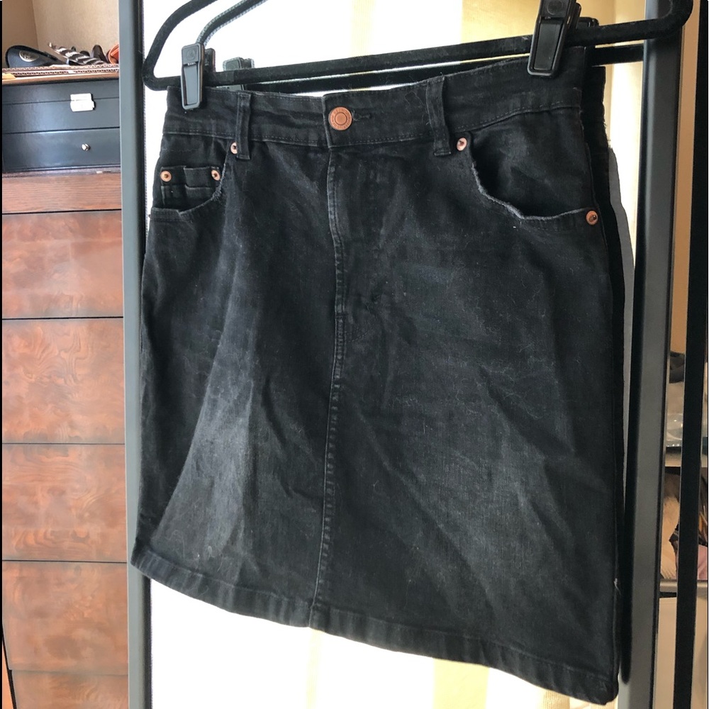 Black denim distressed pencil mini skirt